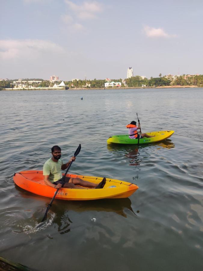 Cradle N Palms Hotel Mangalore Buitenkant foto